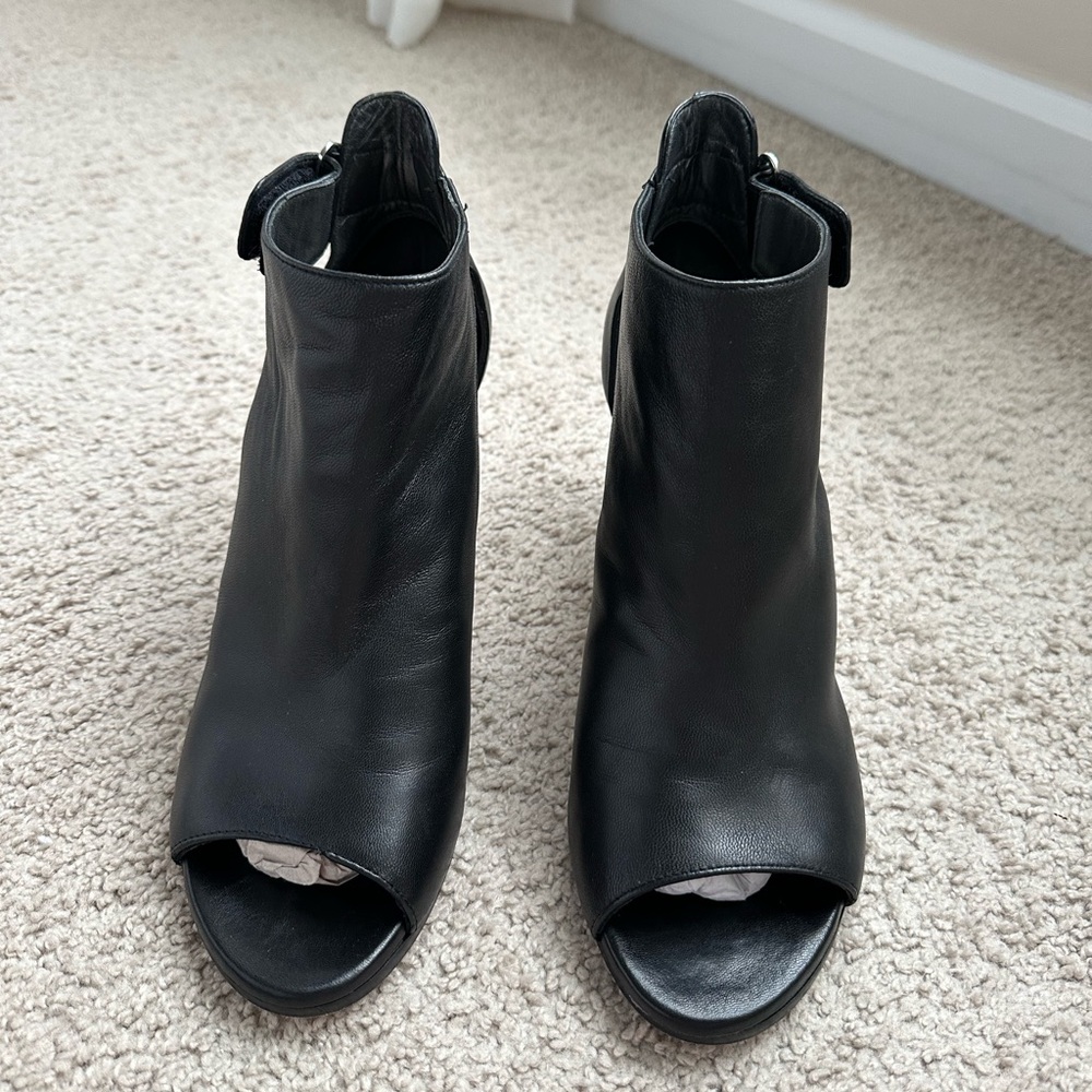Stuart Weitzman